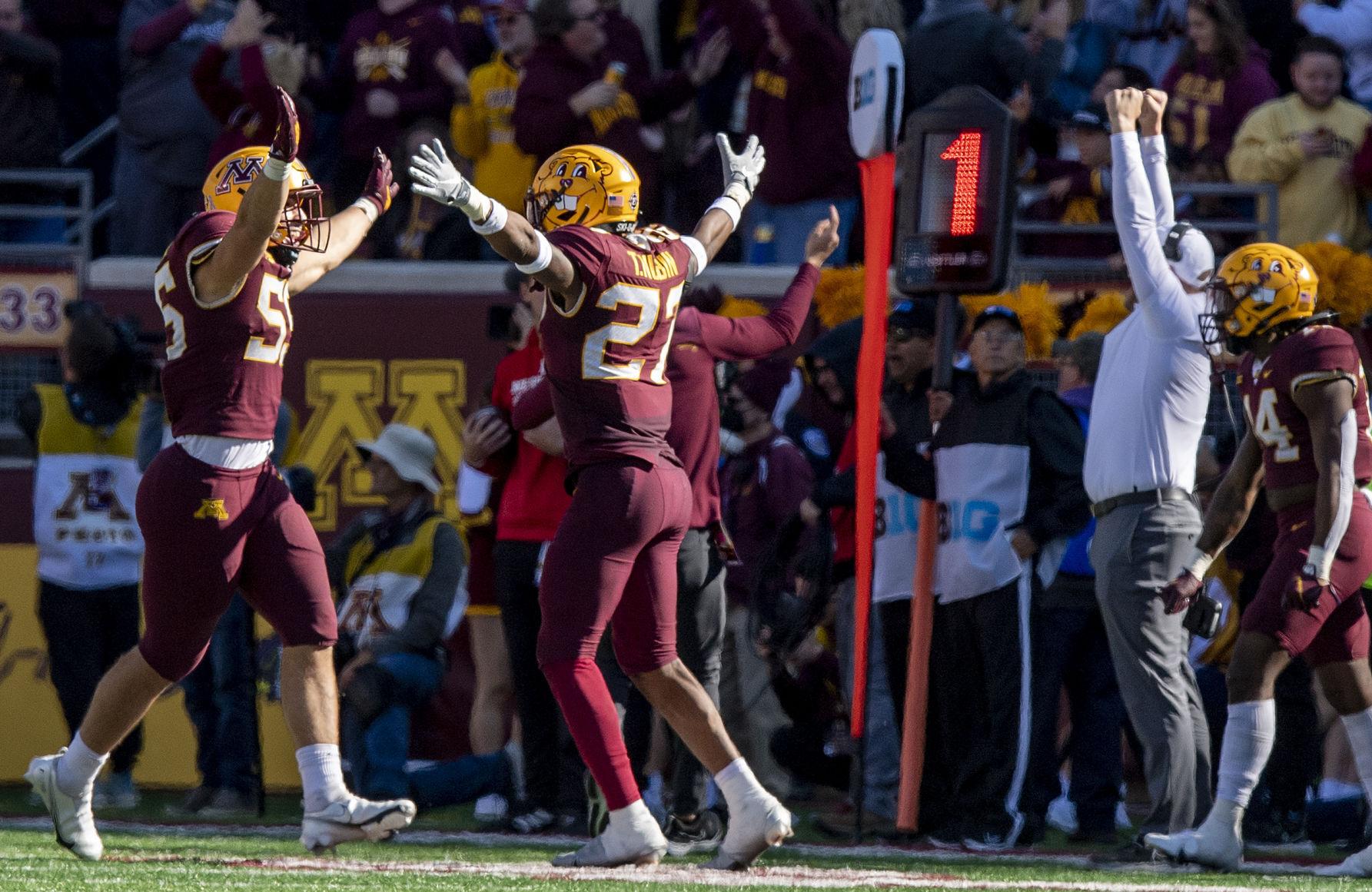Nebraska vs. Minnesota, 10.16